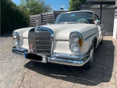 Bild des Angebotes Mercedes-Benz 300 Coupe, toller Zustand, elegante Farbkombination