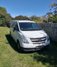 Hyundai H-1 Starex