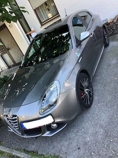 Bild des Angebotes Alfa Romeo Giulietta Giulietta 1.8 TBi 16V Quadrifoglio Verde