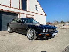 Bild des Angebotes Jaguar XJR 4.0 Handschalter LHD  (einer von 160stk.)