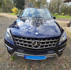 Bild des Angebotes Mercedes-Benz ML 350 ML 350 4M BlueTEC PREMIUM AUSSTATTG. AMG/PANO/AHK 3,5t/LEDER/STANDHZG/21“