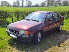 Opel Kadett Kadett E 1.6i Beauty, Stufenheck*Autom.*H-Kz*TÜV 6/27* Neulack* aus Familiebesitz*TOP !!!