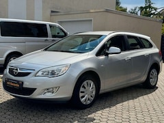 Bild des Angebotes Opel Astra J Sports Tourer Selection*