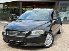 Bild des Angebotes Volvo V50 Kombi 2.0 D Kinetic *LEDER*8xFACH*2HAND*
