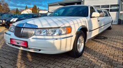 Bild des Angebotes Lincoln Town Car Stretchlimousine 8,6 Meter lang V8