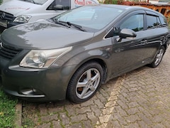 Bild des Angebotes Toyota Avensis Combi 2.2 D-4D Automatik Executive