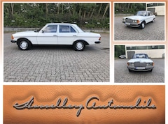 Bild des Angebotes Mercedes-Benz 230 W123 EXTRAS Mike Sanders TÜV Service neu