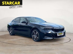 Bild des Angebotes BMW 550 BMW 550e xDRIVE+M-SPORTPAKET+PANO+HUD+ACC+360°+20"