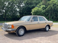 Bild des Angebotes Mercedes-Benz 230 Limousine