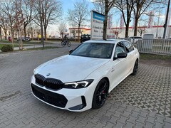 Bild des Angebotes BMW 330 i xDri*MSport* Sit-Memory*Glass-Dach*Comfort