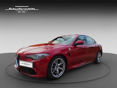 Bild des Angebotes Alfa Romeo Giulia GIULIA QUADRIFOGLIO SCHALTER 1. HAND SCHECKHEFT