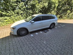 Bild des Angebotes VW Passat Variant 2.0 TDI SCR DSG Comfortline