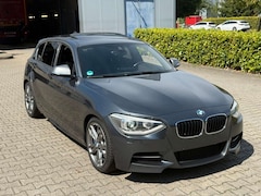 Bild des Angebotes BMW 135 i xDrive 5-trg. 1.Hand* Unfallfrei* S-Dach*