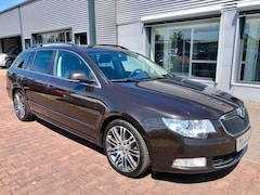 Bild des Angebotes Skoda Superb Combi Family/Sitzhz/Navi/Tempomat/Xenon