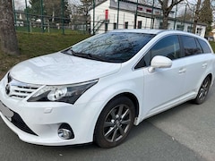 Bild des Angebotes Toyota Avensis Avensis Combi 2.2 D-4D Automatik Edition