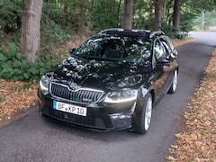 Bild des Angebotes Skoda Octavia Octavia Combi 2.0 TDI (Green tec) DSG RS