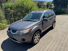 Bild des Angebotes Mitsubishi Outlander 2.4 Inform AUTOM - 7 SITZER - LEDER