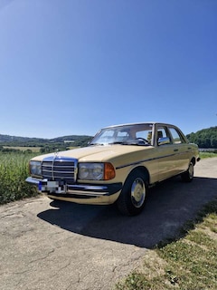 Bild des Angebotes Mercedes-Benz 200 D W123