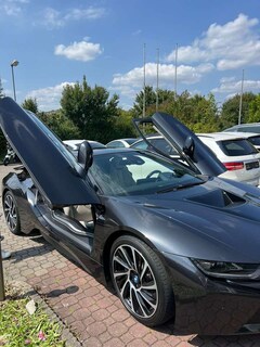 Bild des Angebotes BMW i8 Zusehen ist eine besondere Sophisto Matt grau stei