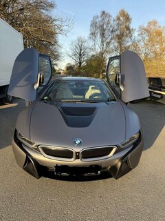 Bild des Angebotes BMW i8 Zusehen ist eine besondere Sophisto Matt grau stei