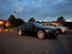 Bild des Angebotes BMW 325 3,0L Handschalter, M original, KW V2 Gewindefahrwerk eingetragen, 8x19Zoll + Winterräder, Zustand sehr gut! BMW scheckhef