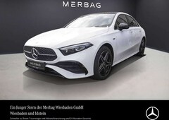 Bild des Angebotes Mercedes-Benz A 250 e LIM AMG-LINE PREMIUM PLUS DISTRONIC PANO NIGHT