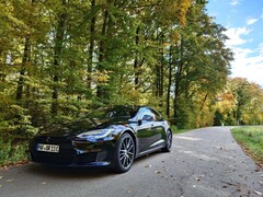 Bild des Angebotes Tesla Model S Model S 75D Allradantrieb, 90,3% SOH, Carbon, AP1, MCU 2, CCS, Luftfahrwerk, Schiebedach, Plaid Spoiler