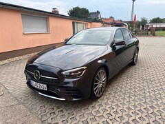 Bild des Angebotes Mercedes-Benz E 450 4Matic 8 x Alu AMG 360 Navi SH Volldigital AMG