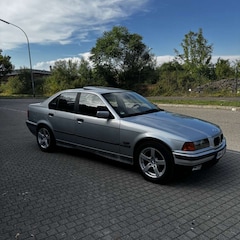 Bild des Angebotes BMW 323 323i