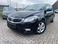 Bild des Angebotes Kia Ceed / cee'd 1.4 / SHZ / R-CAM / USB / AUX
