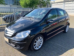 Bild des Angebotes Mercedes-Benz B 150 Sport Paket- Navi -Klima -Alu- T.Leder-Navi-SHZG