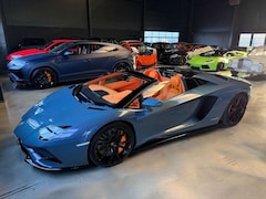 Lamborghini Aventador S Roadster SPECIAL COLOR/ONE OF ONE