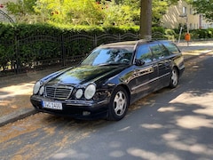 Bild des Angebotes Mercedes-Benz E 280 E 280 T Avantgarde 4-Matic