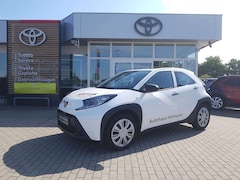 Bild des Angebotes Toyota Aygo Basis - mit Einparksensoren und Ganzjahresreifen