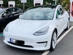 Bild des Angebotes Tesla Model 3 Pearl White Multi-Coat (PPSW)-Allrad, Anhängerkupplung