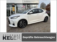 Bild des Angebotes Toyota Yaris Hybrid 116 1.5 VVT-i Team Deutschland