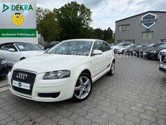 Bild des Angebotes Audi A3 Sportback 2.0 FSI Attraction/S-Heft/AHK/Klima
