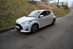 Bild des Angebotes Toyota Yaris Hybrid 5-Türer 1.5 VVT-i Team Deutschland