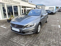 Bild des Angebotes Volvo V60 T3 MT Bi-Xenon/Navi/Kamera/Scheibenhzg
