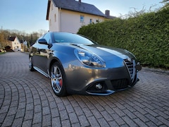 Bild des Angebotes Alfa Romeo Giulietta Quadrifoglio/NEUER MOTOR/Scheckheft/Top gepflegt
