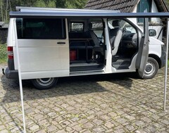 Bild des Angebotes VW T5 Transporter VW Camper T5 TDI Multivan, 7-Sitzer, Schnierle ALU Systemboden, Markise, Dachreling, Modulares Ausbaukonzept