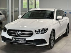 Bild des Angebotes Mercedes-Benz E 220 d T Avantgarde LED NAVI PDC&KAM+KLIMA+SHZ++