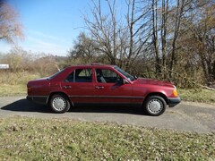 Bild des Angebotes Mercedes-Benz 260 W124 Oldtimerzulassung
