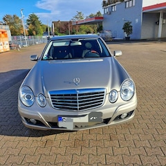 Bild des Angebotes Mercedes-Benz E 280 Holzlenkrad, Holzschaltknauf, reparaturbedürftig