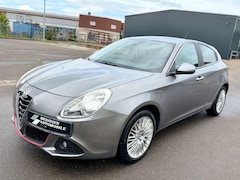 Bild des Angebotes Alfa Romeo Giulietta Super *LED*PDC*Bi-Xenon*8fach bereift*