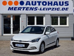 Bild des Angebotes Hyundai i20 PASSION Klima SHZ LRhzg. BT Tel USB