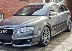 Bild des Angebotes Audi RS4 RS4 4.2 V8 HANDSCHALTER/SCHALENSITZE/SCHECKHEFT/DE