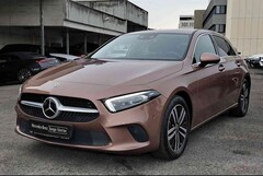 Bild des Angebotes Mercedes-Benz A 180 DISTR++HEADUP+KAMERA+MBUX+CARPLAY+LED+17"