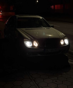 Bild des Angebotes Mercedes-Benz E 240 4Matic Classic