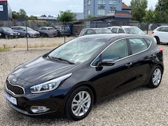 Bild des Angebotes Kia Ceed / cee'd 1.6 Temp./PDC/SHZ/Tel-BT/SR+WR/TÜV neu